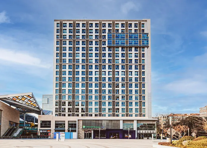 Holiday Inn Express Shanghai Baoyang By Ihg